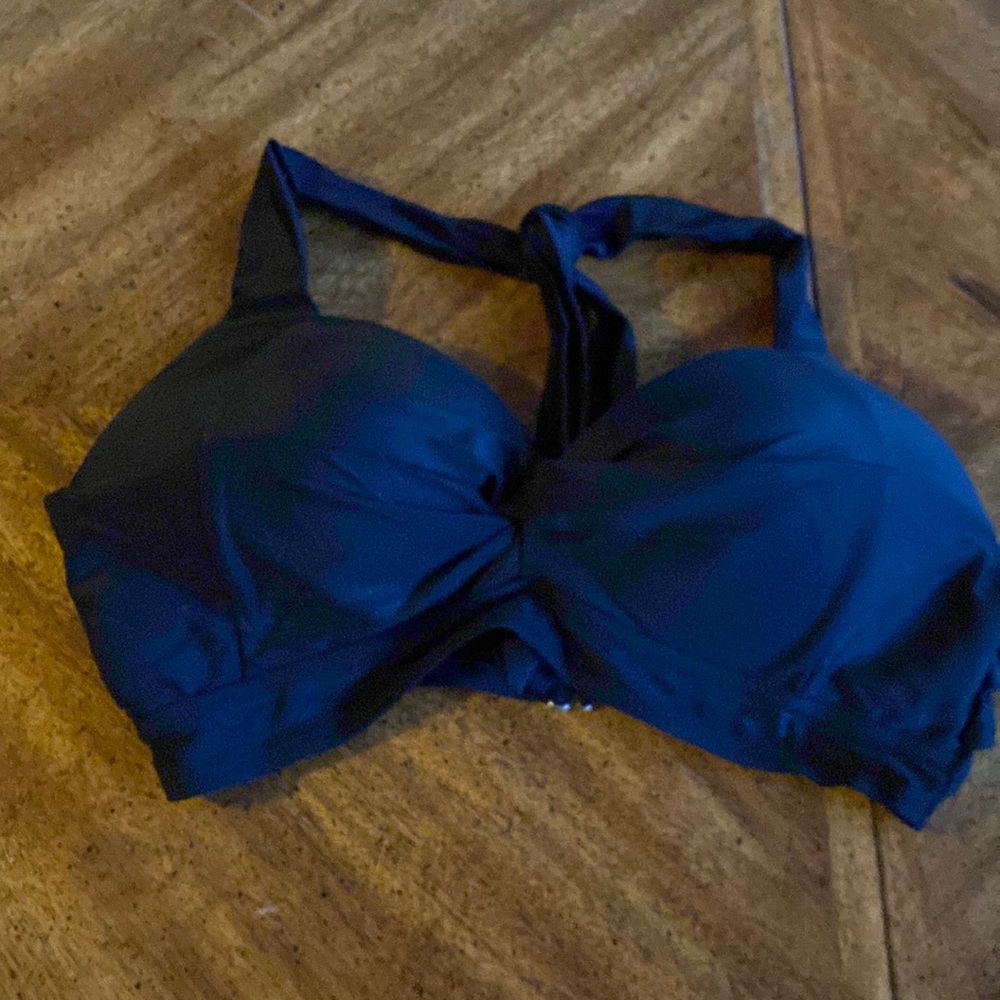 Tempt Me black bikini top size Large NWT very nice